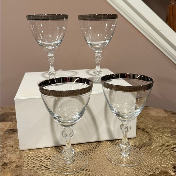 Reynolds “Royal Baroness” Platinum Lead Crystal Water/Wine Goblet, Set/4 (Set 2) - Picture 11 of 16